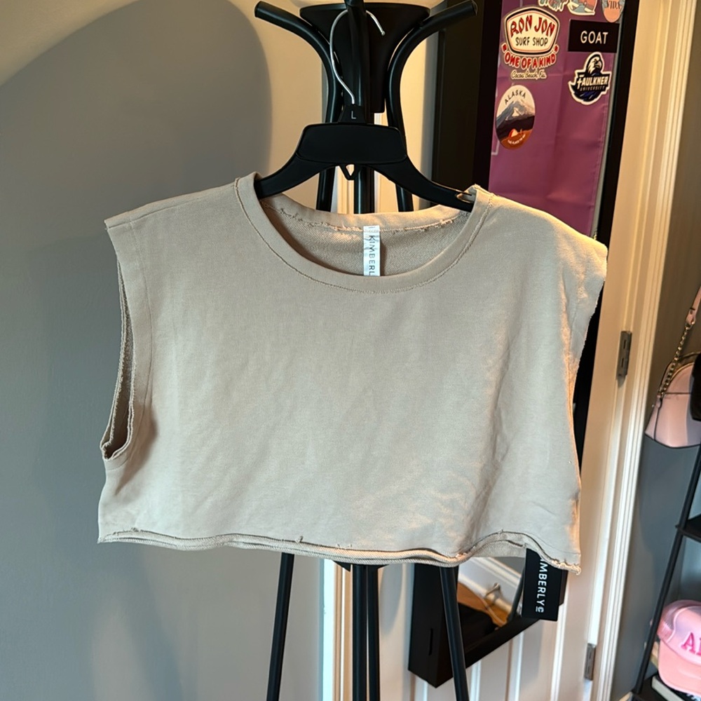 Cropped tank shirt